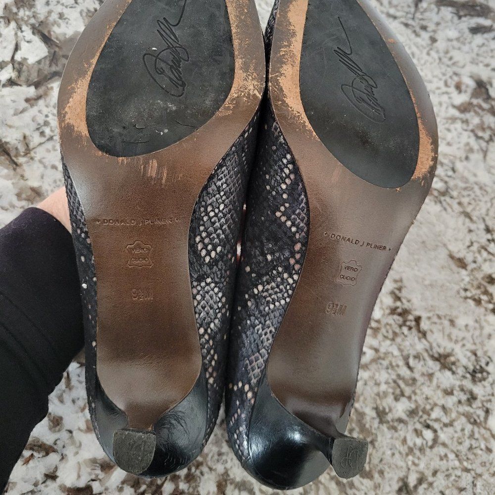 Donald J Pliner Snake Print heels size 9.5 - Picture 7 of 8
